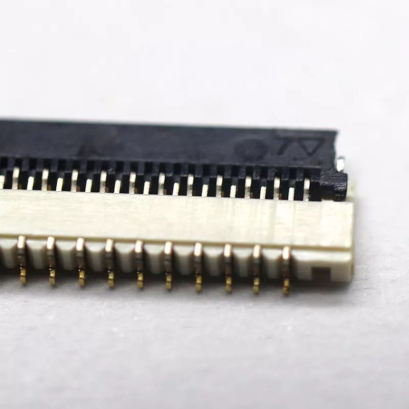 Electronic Spacing 0.3MM Height 1.0mm PCB Connector 13-71pin Bottom Contact